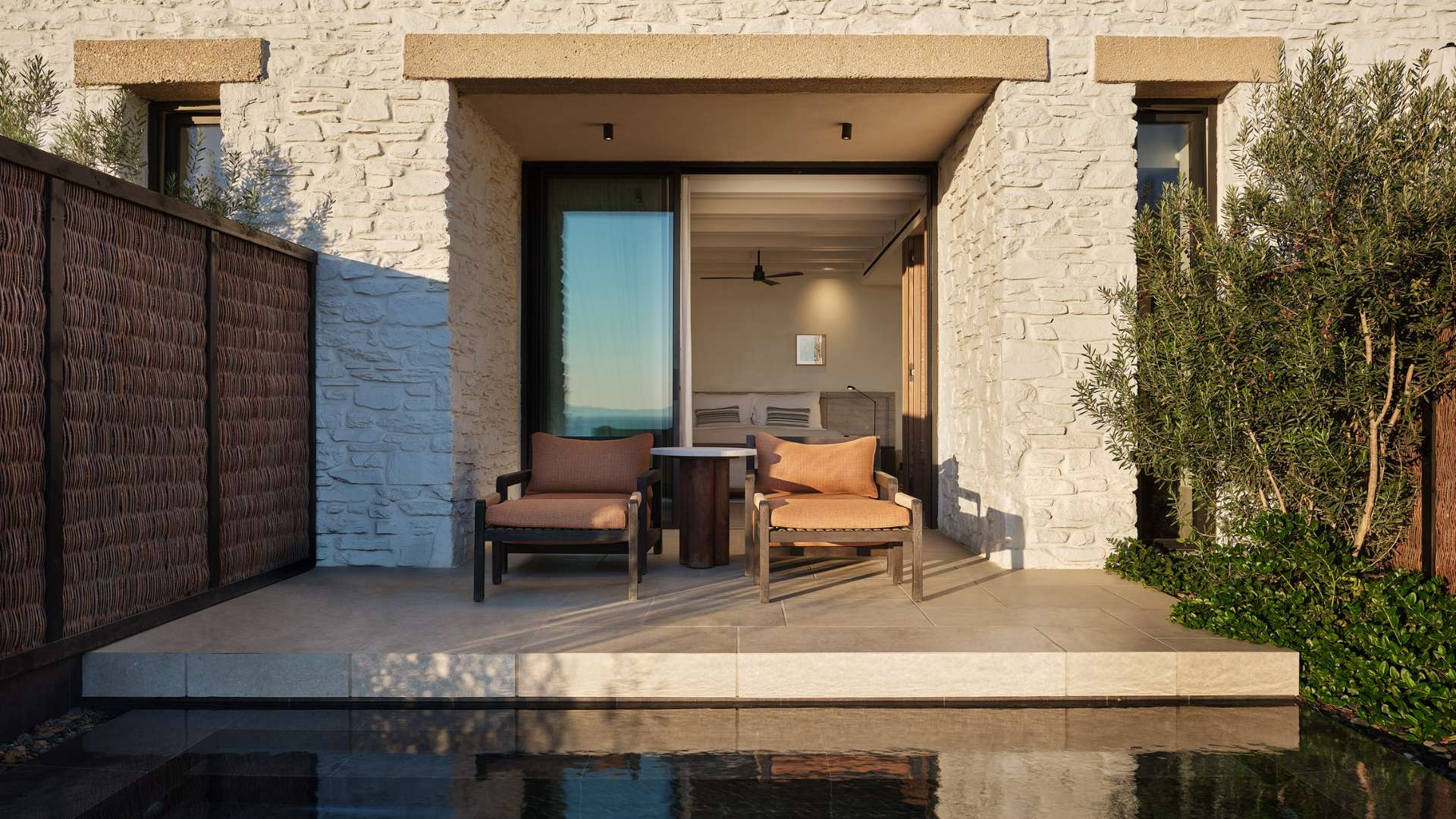 premium-double-chill-out-pool.jpg